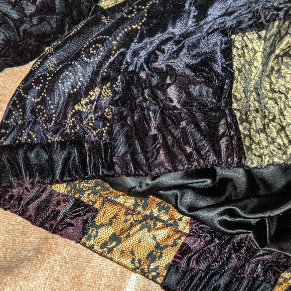 RARE 80s Marguerite Rubel Quilted Jacket with gold-tone lace ribbon trim - Picture 11 of 15